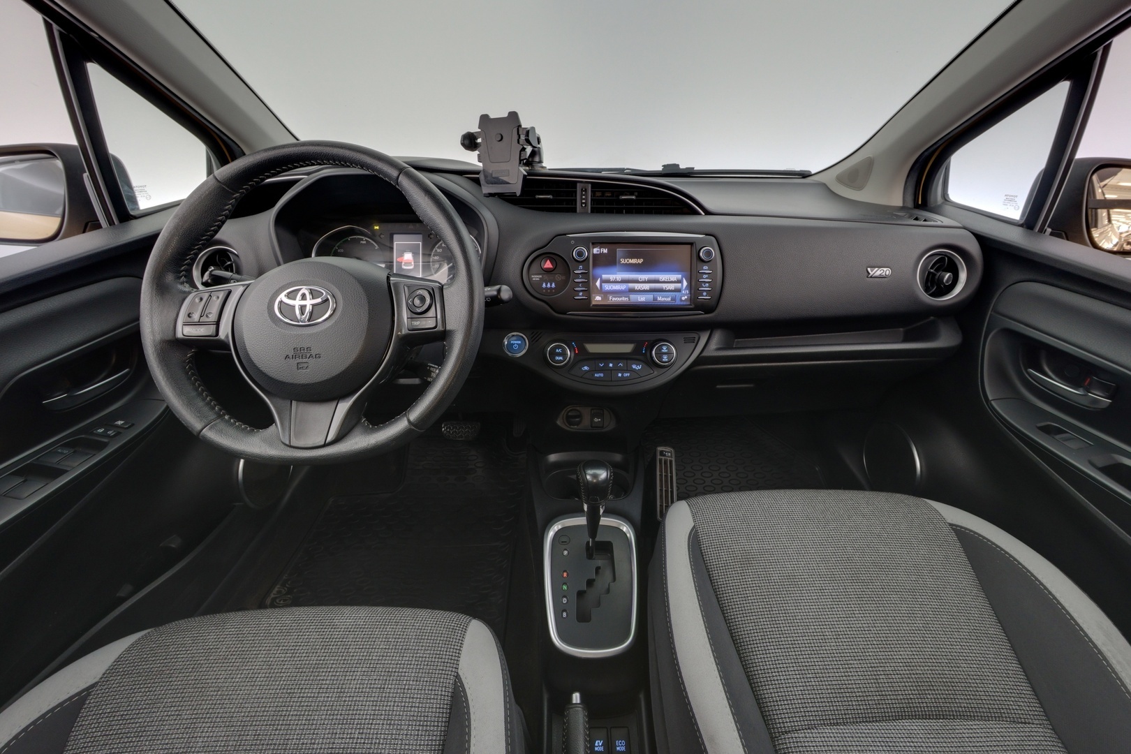 TOYOTA Yaris 2019