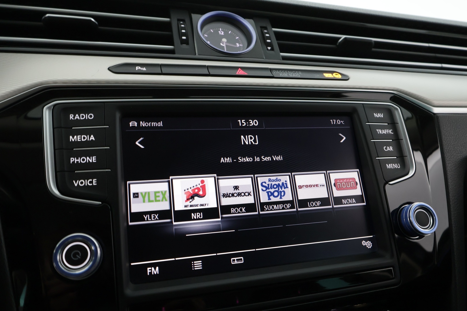 VOLKSWAGEN Passat 2016