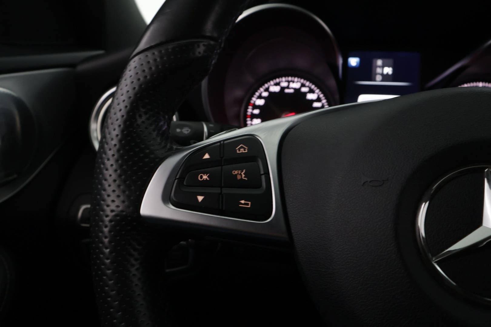 MERCEDES-BENZ C 2016