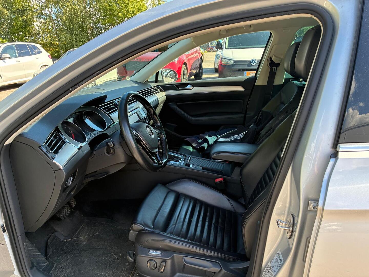 VOLKSWAGEN Passat 2017