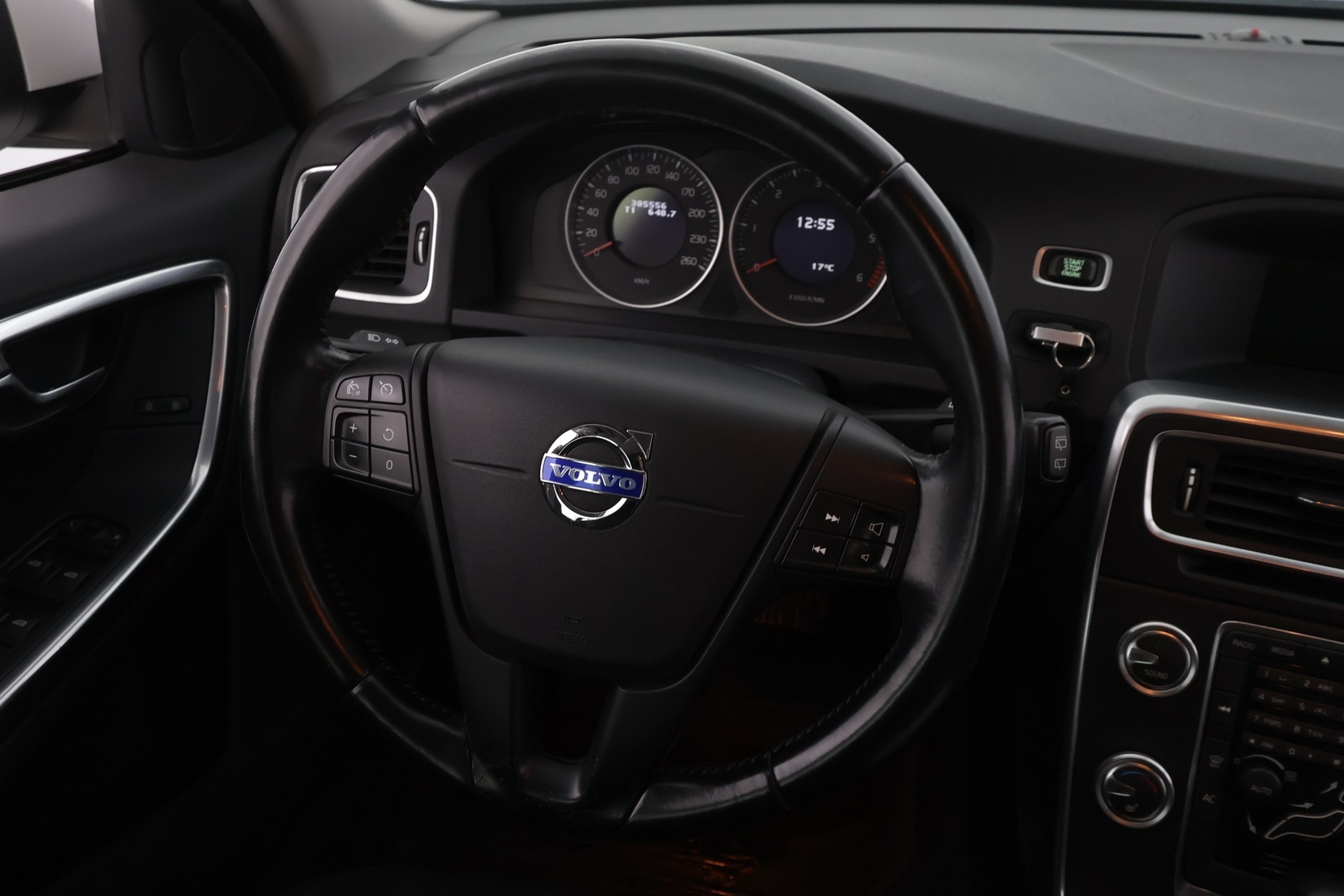 VOLVO V60 2011