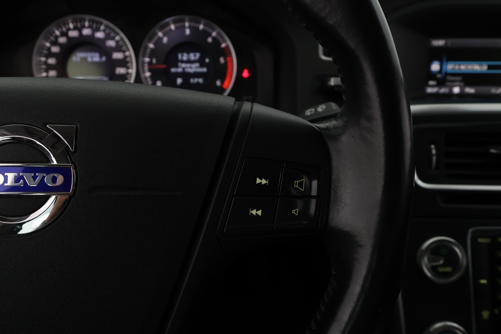VOLVO V60 2011