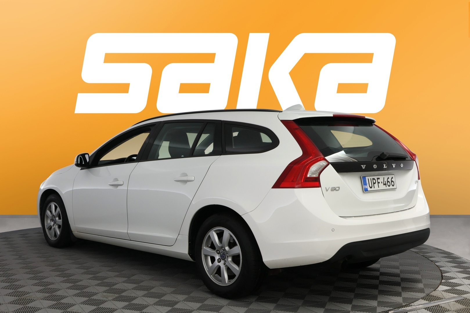VOLVO V60 2011