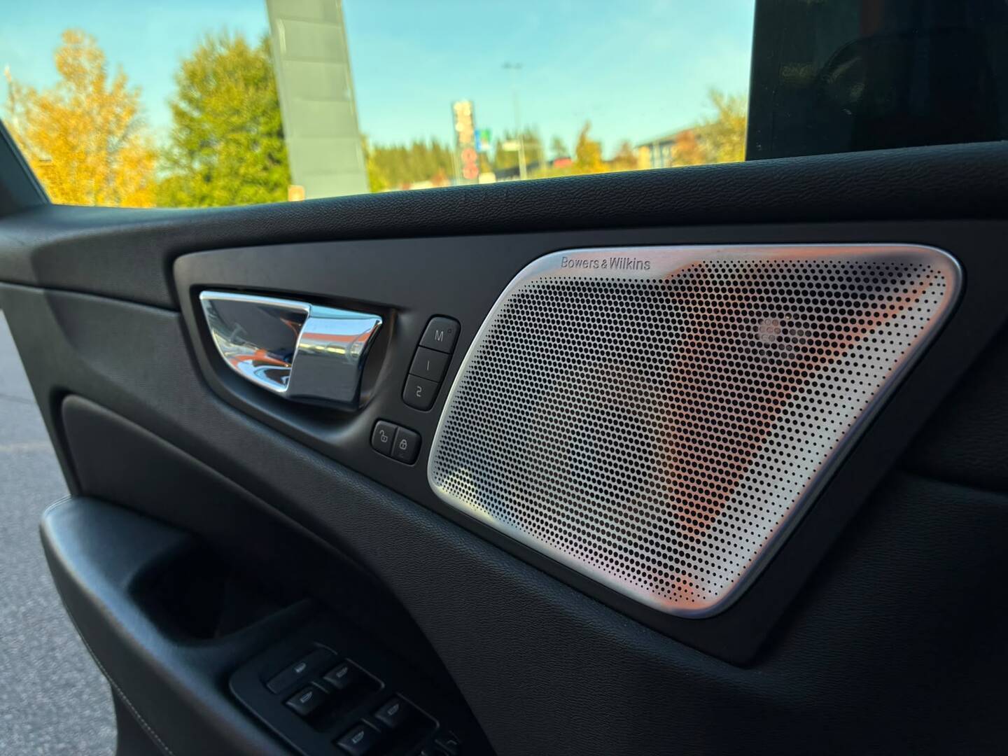 VOLVO XC60 2018