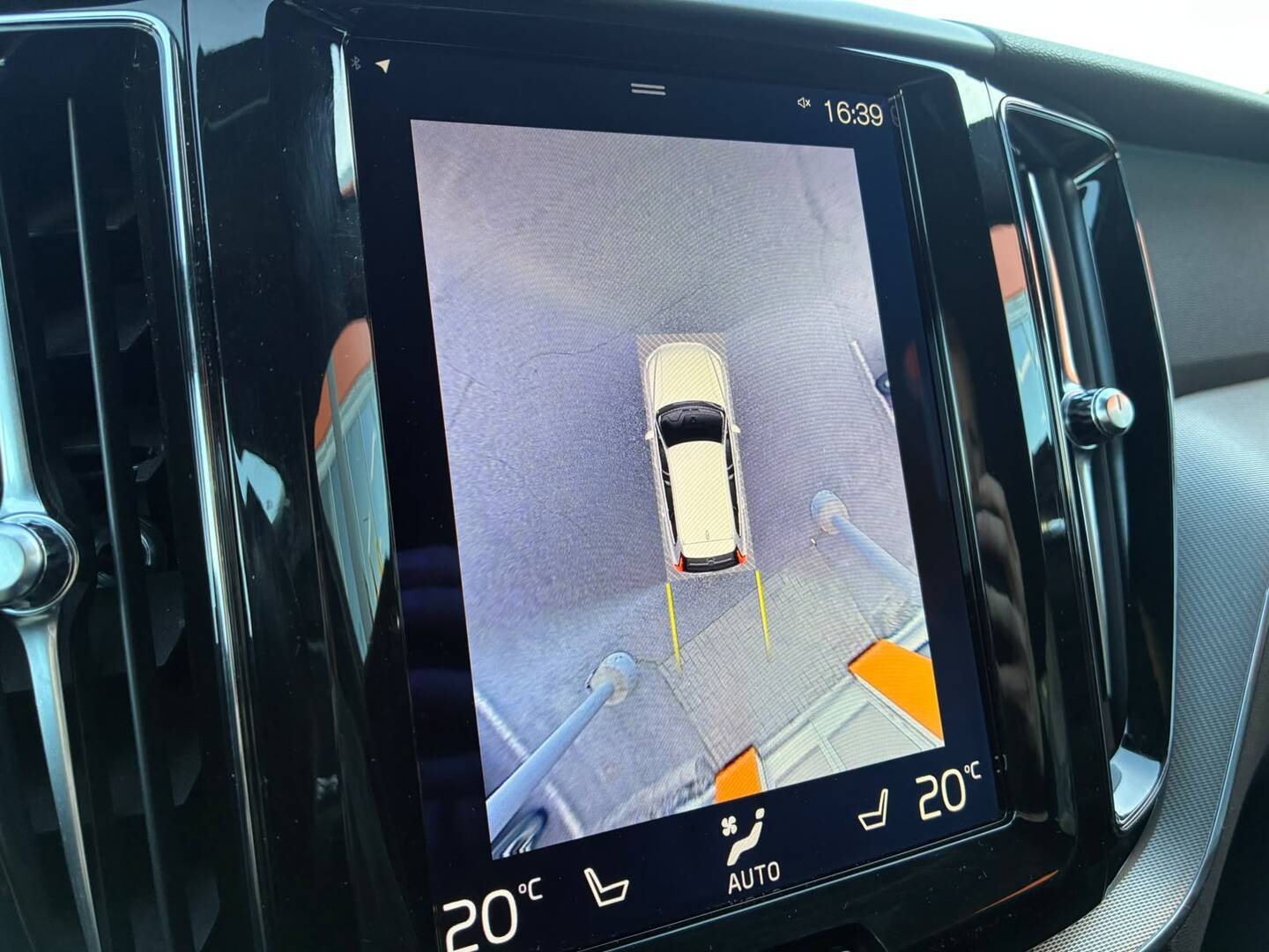 VOLVO XC60 2018