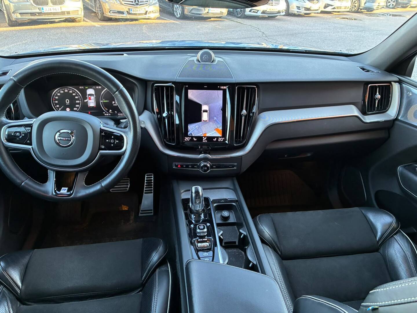 VOLVO XC60 2018