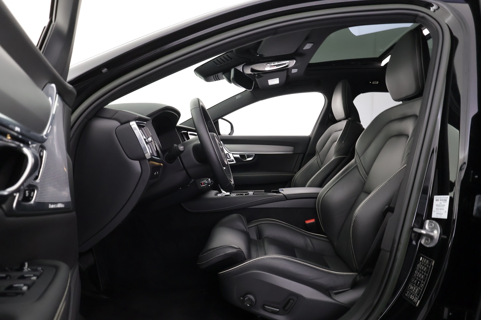 VOLVO V90 2023