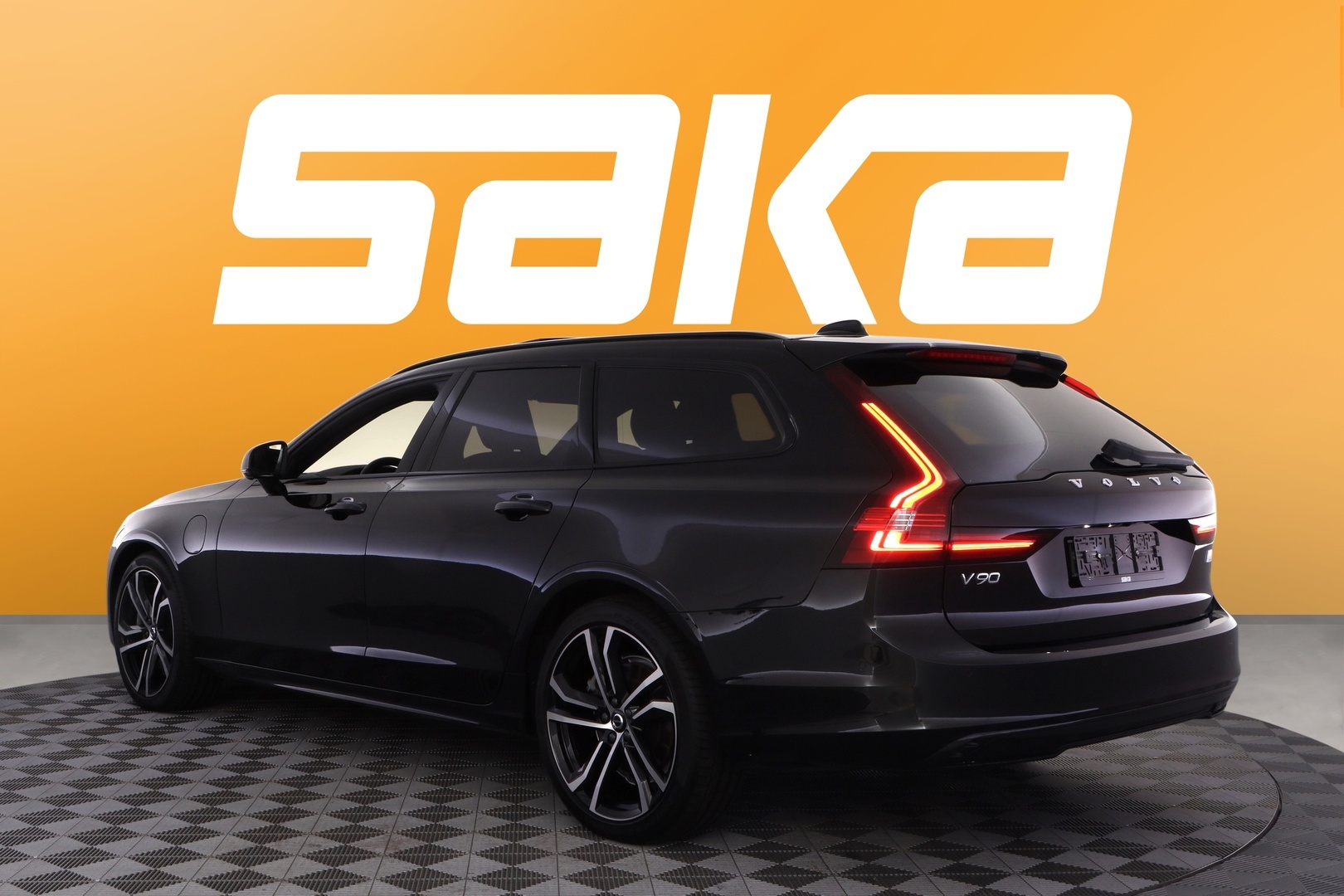 VOLVO V90 2023