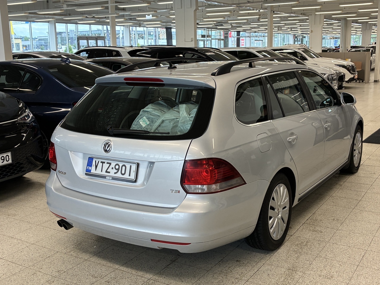 VOLKSWAGEN Golf 2012