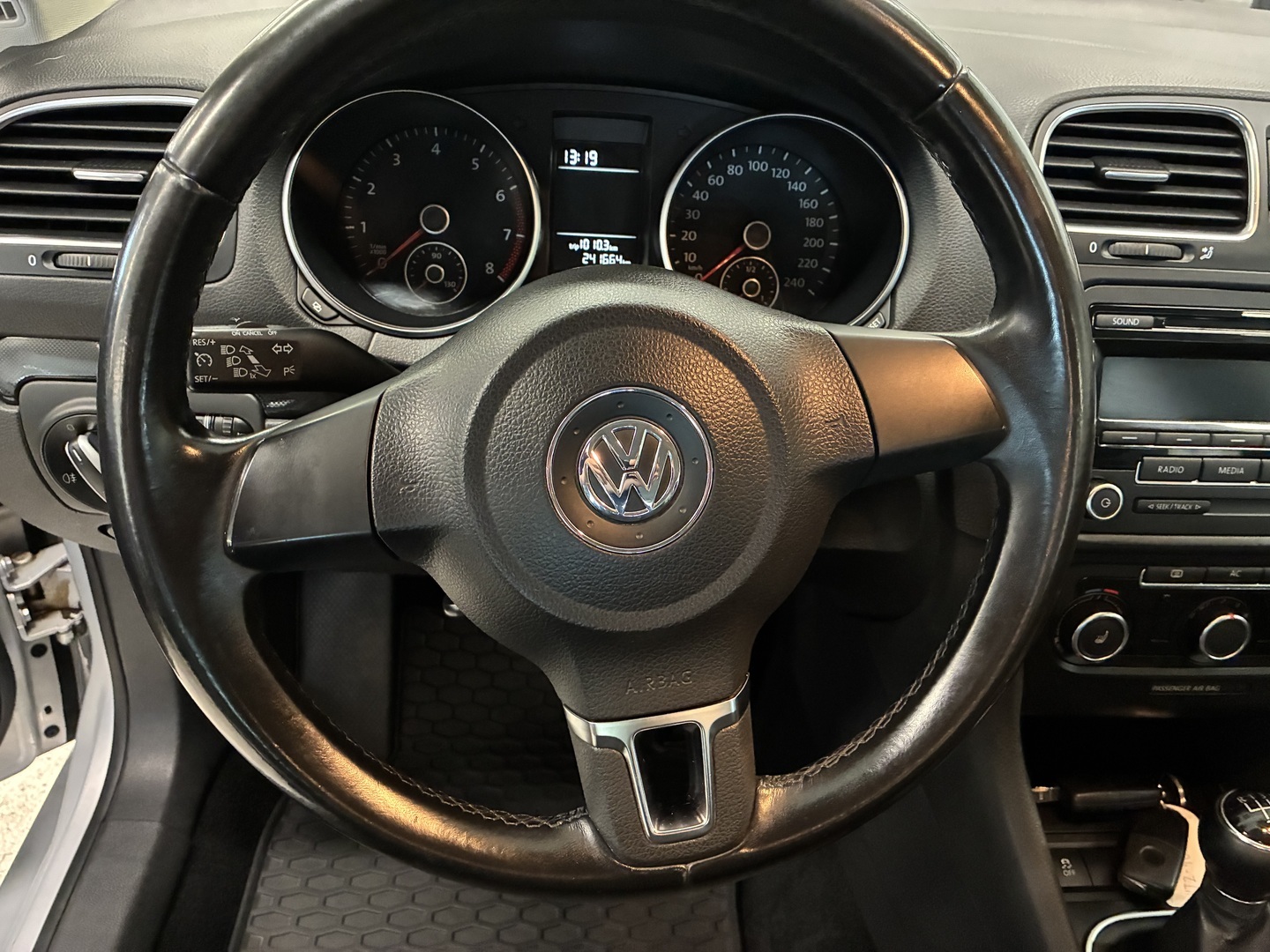 VOLKSWAGEN Golf 2012