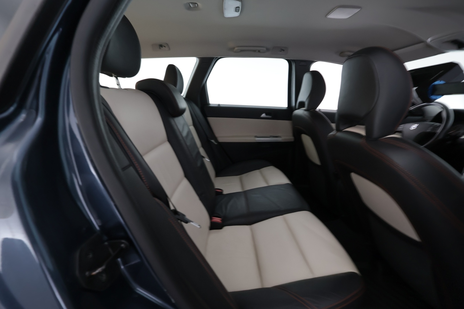 VOLVO V50 2011