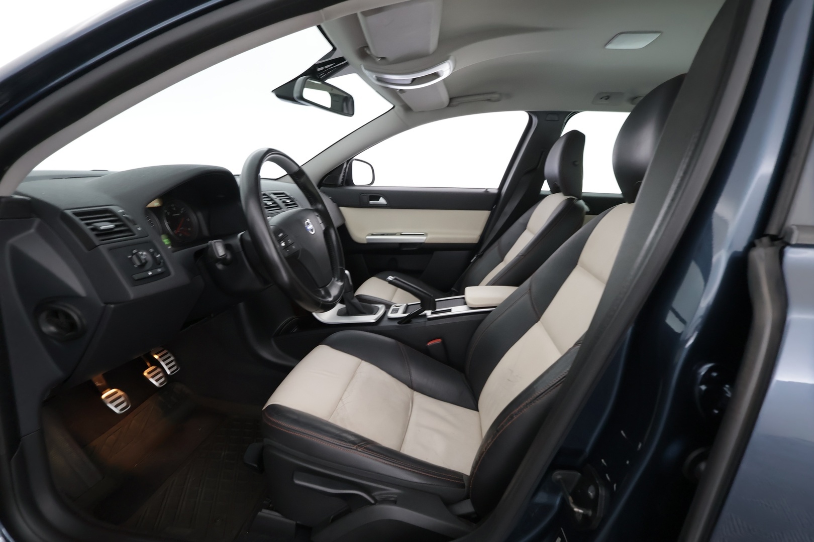 VOLVO V50 2011