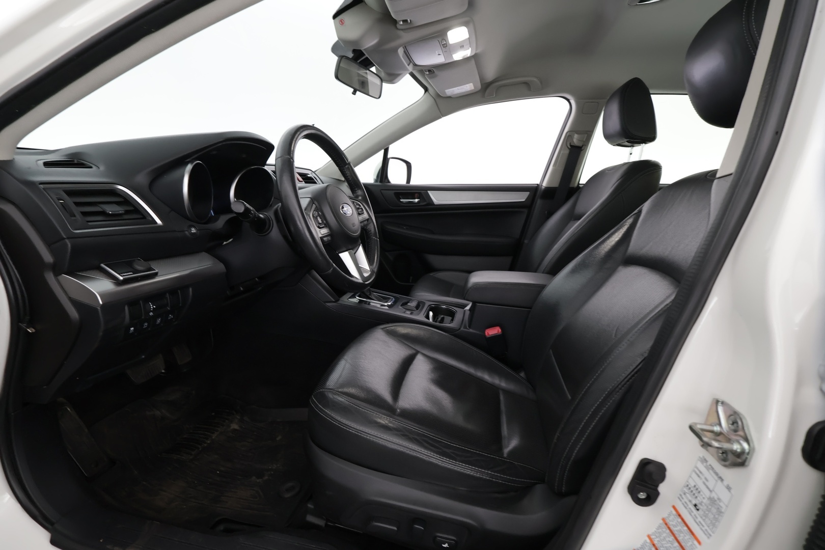 SUBARU Outback 2015