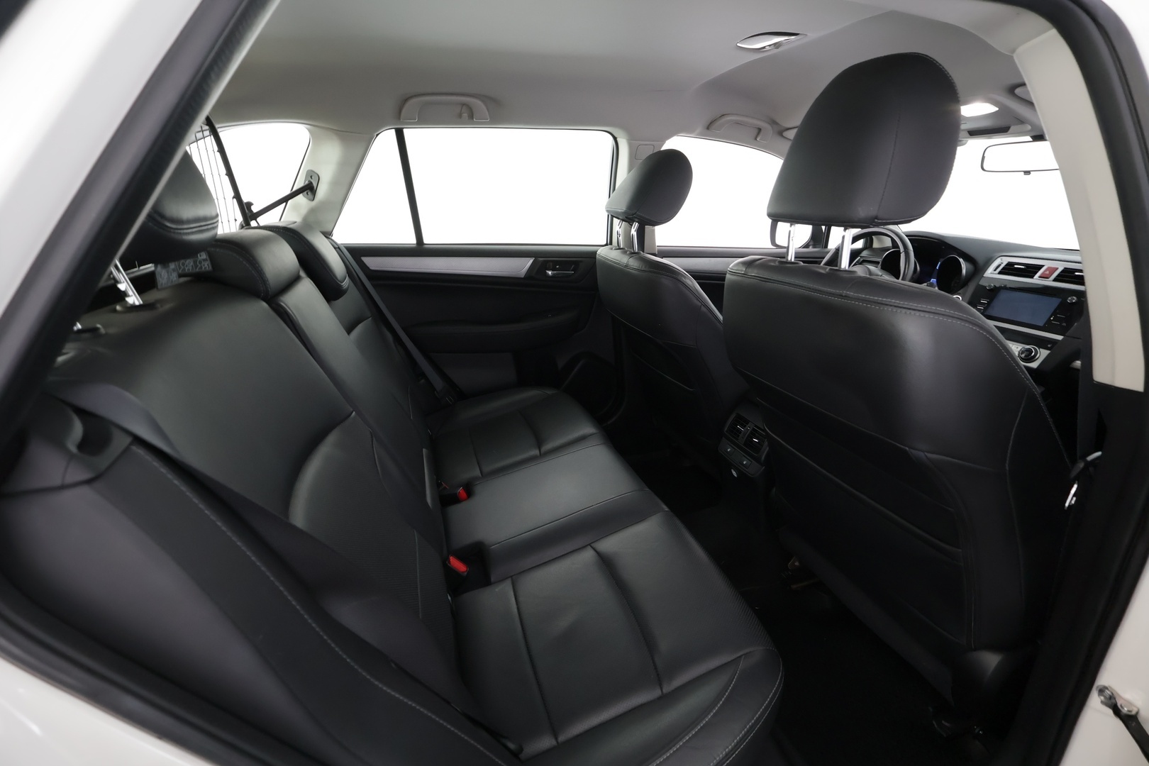 SUBARU Outback 2015