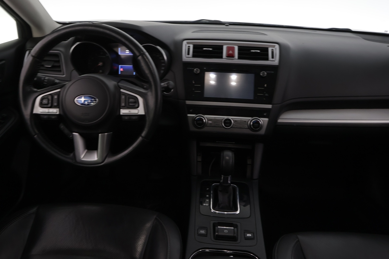 SUBARU Outback 2015
