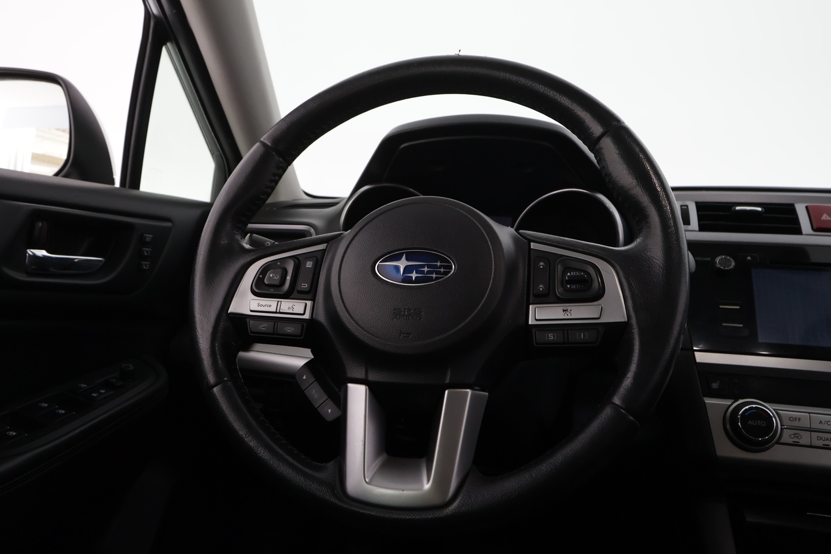 SUBARU Outback 2015