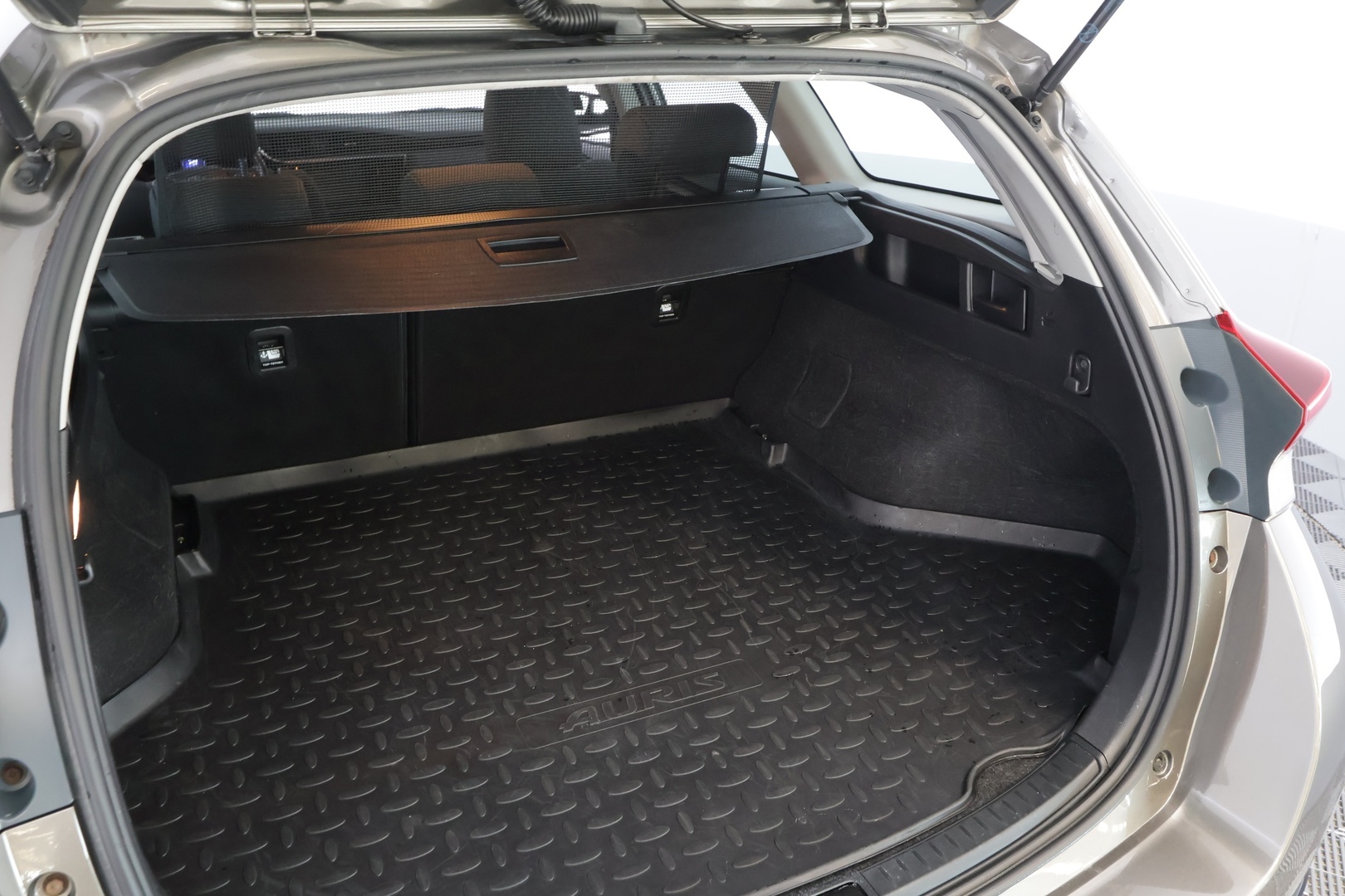 TOYOTA Auris 2017