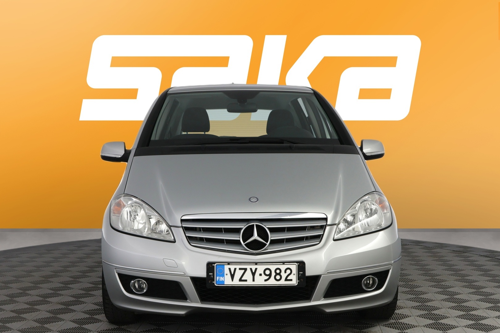 MERCEDES-BENZ A 2010