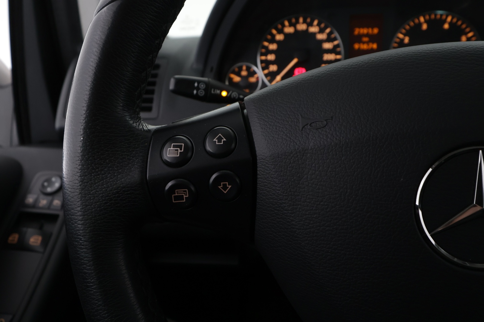 MERCEDES-BENZ A 2010