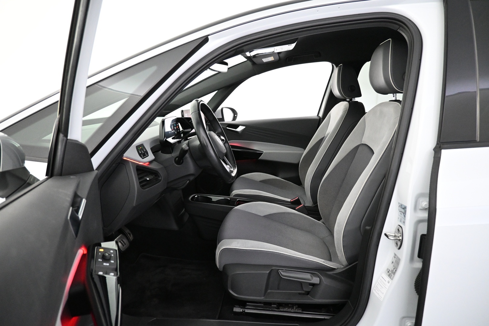 VOLVO XC40 2024