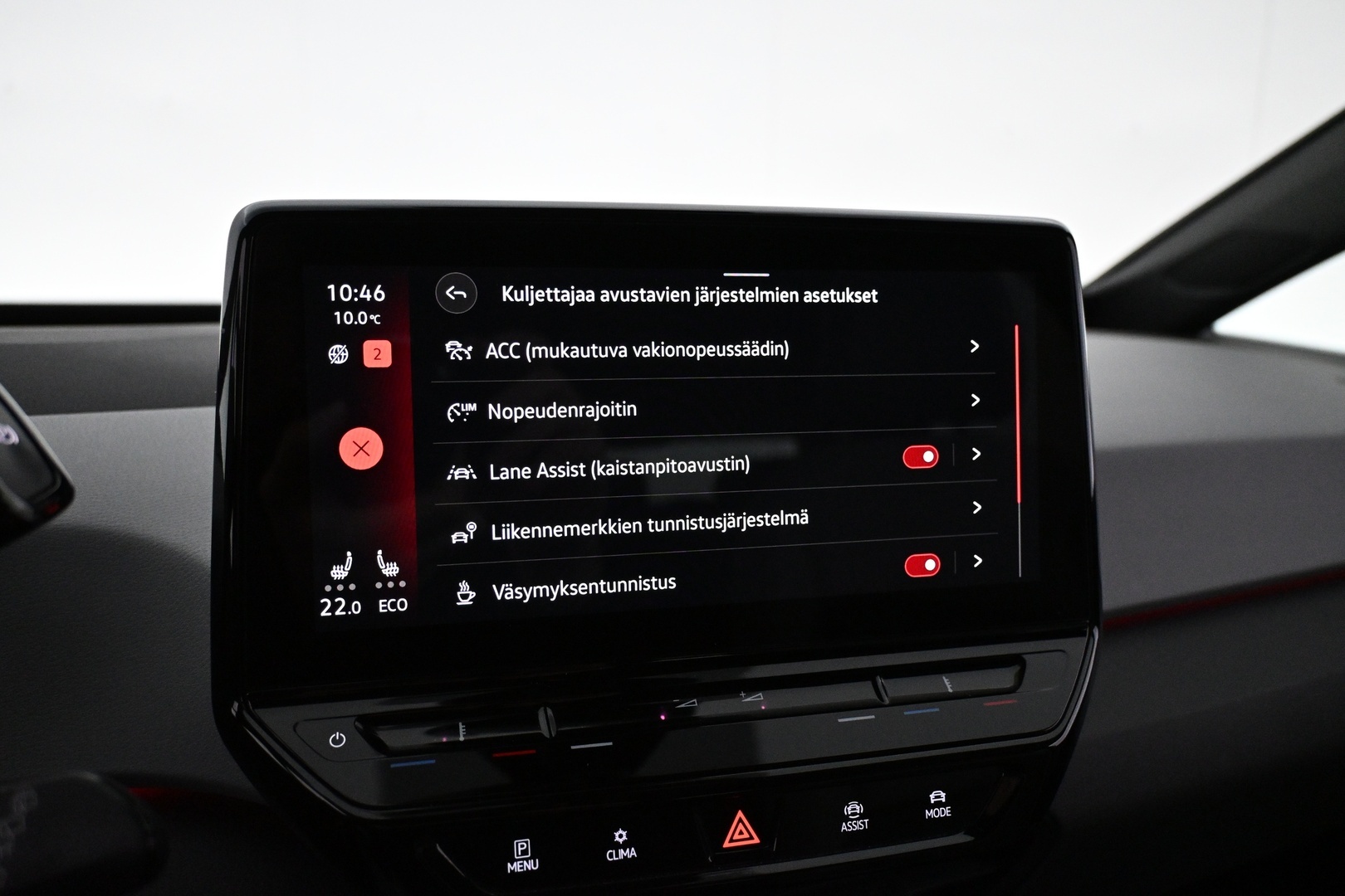 VOLVO XC40 2024