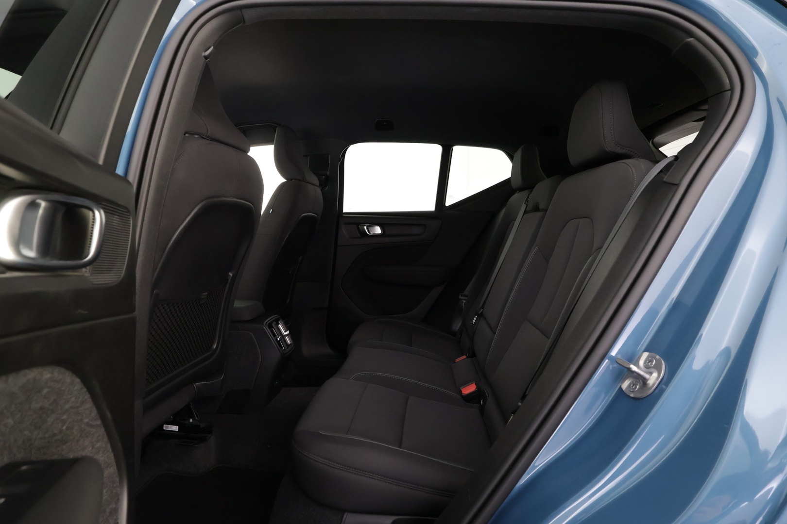 VOLVO XC40 2024