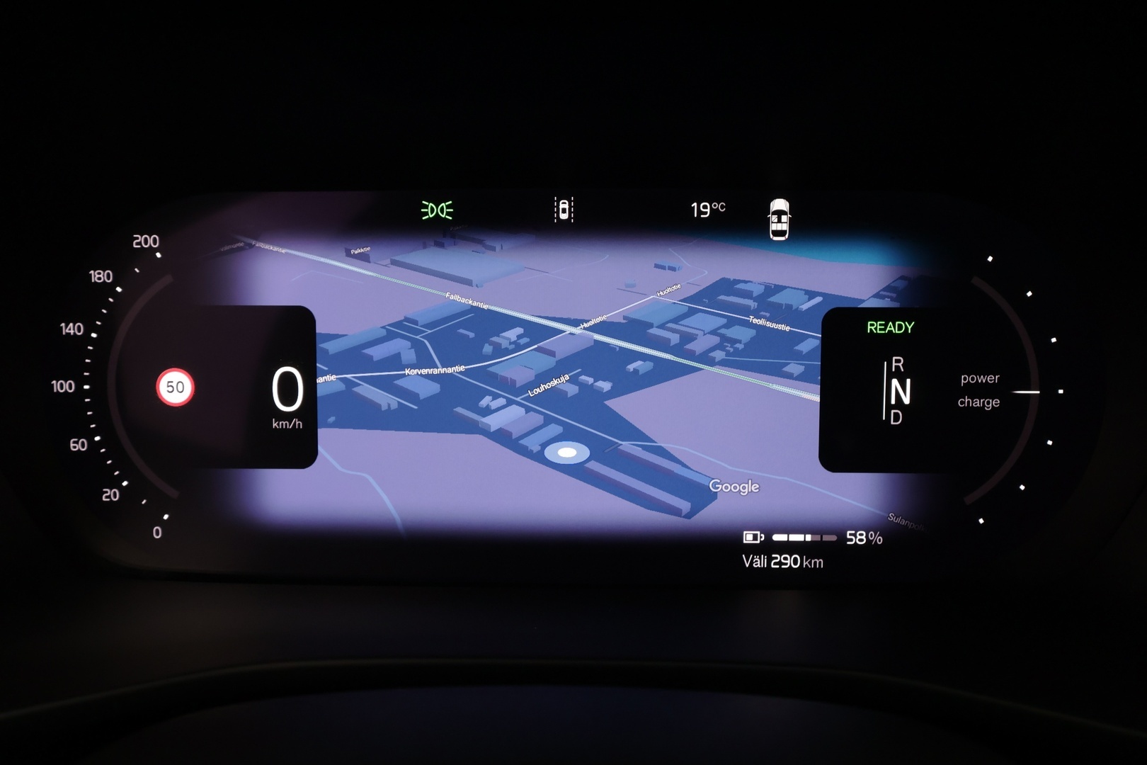 VOLVO XC40 2024