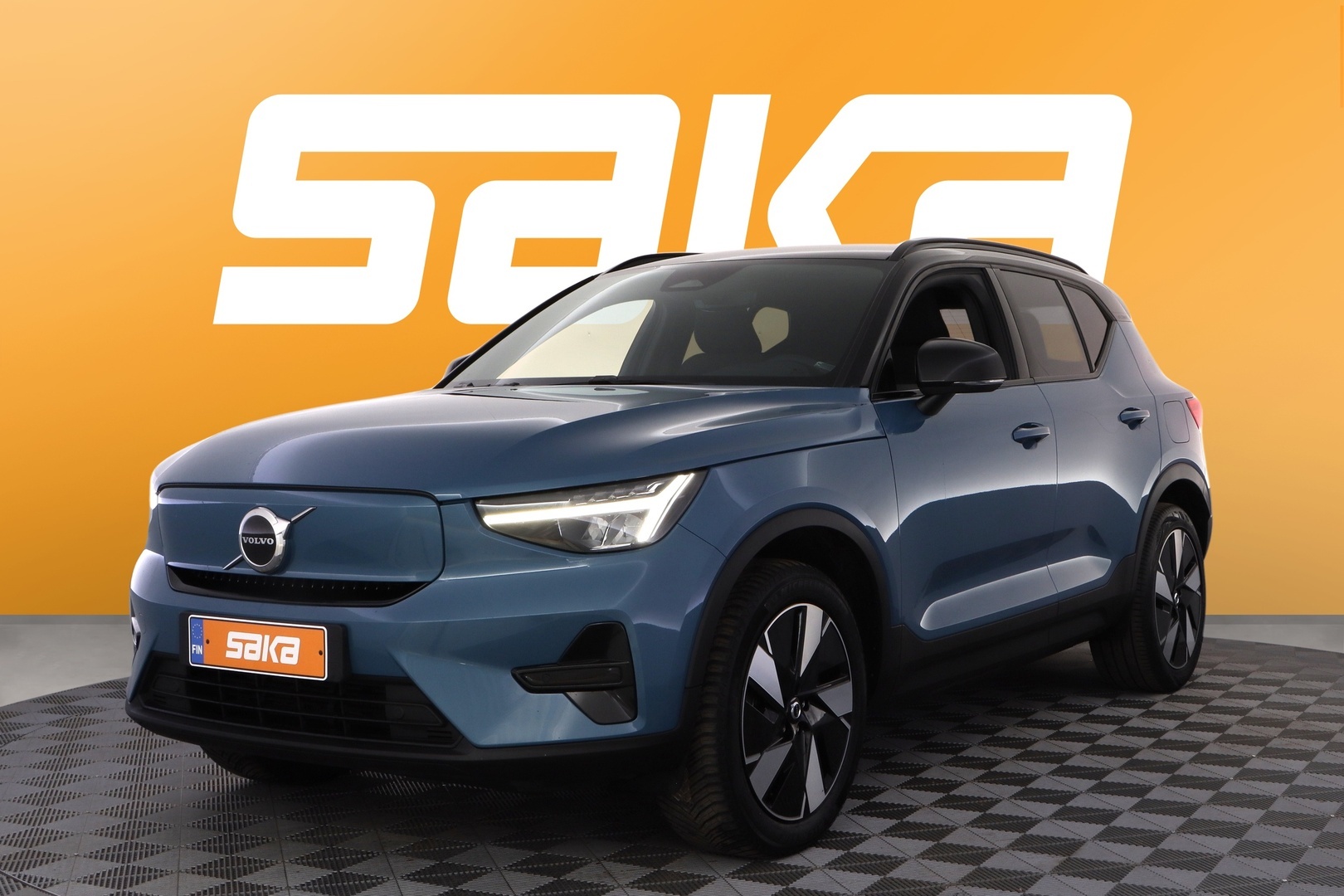 VOLVO XC40 2024