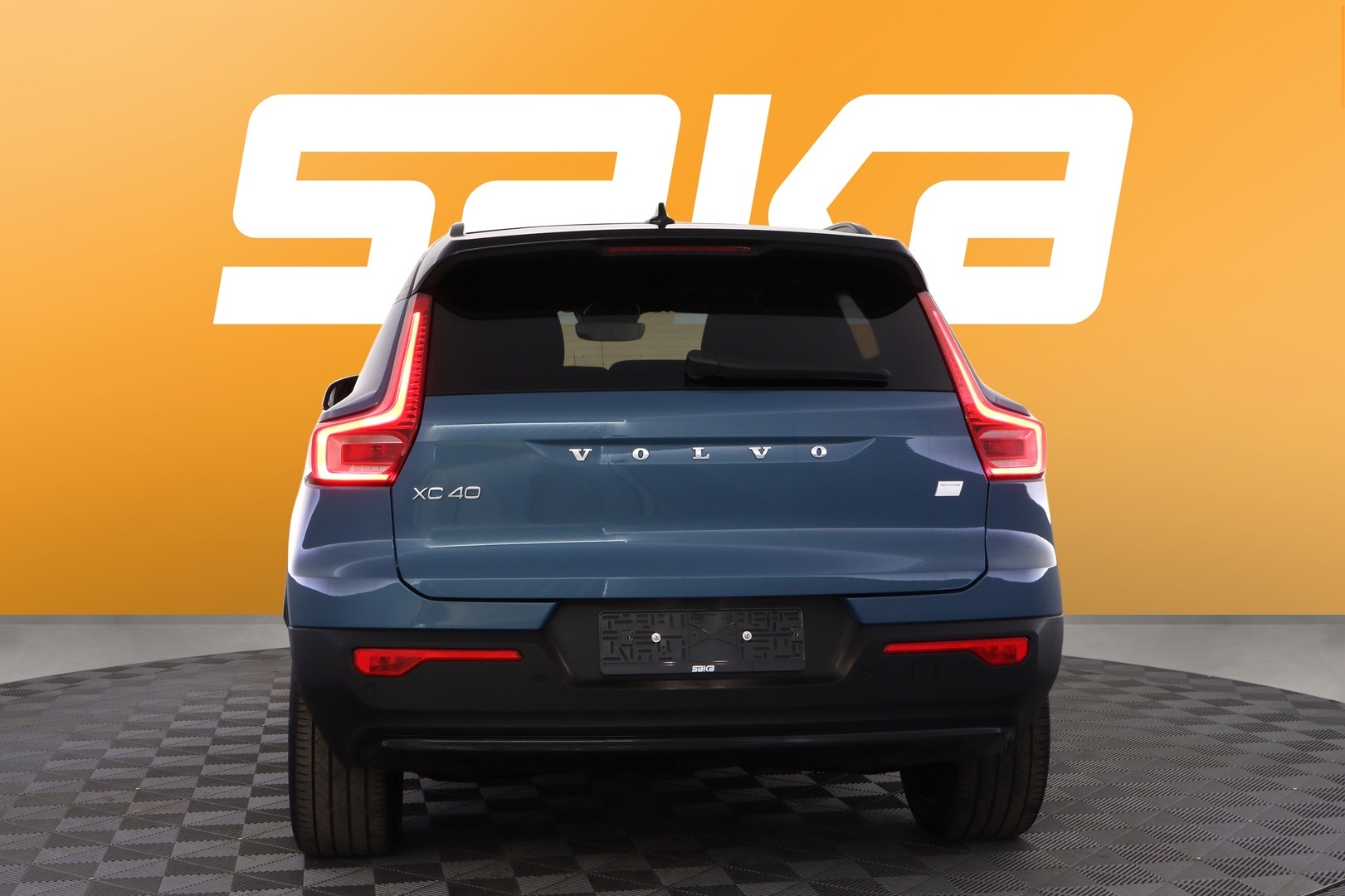 VOLVO XC40 2024
