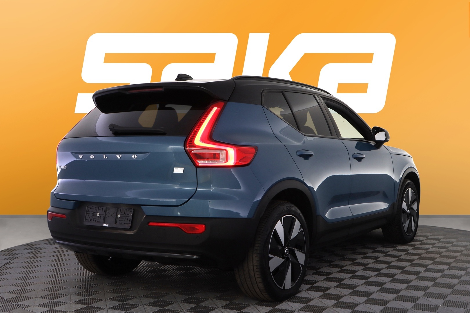 VOLVO XC40 2024