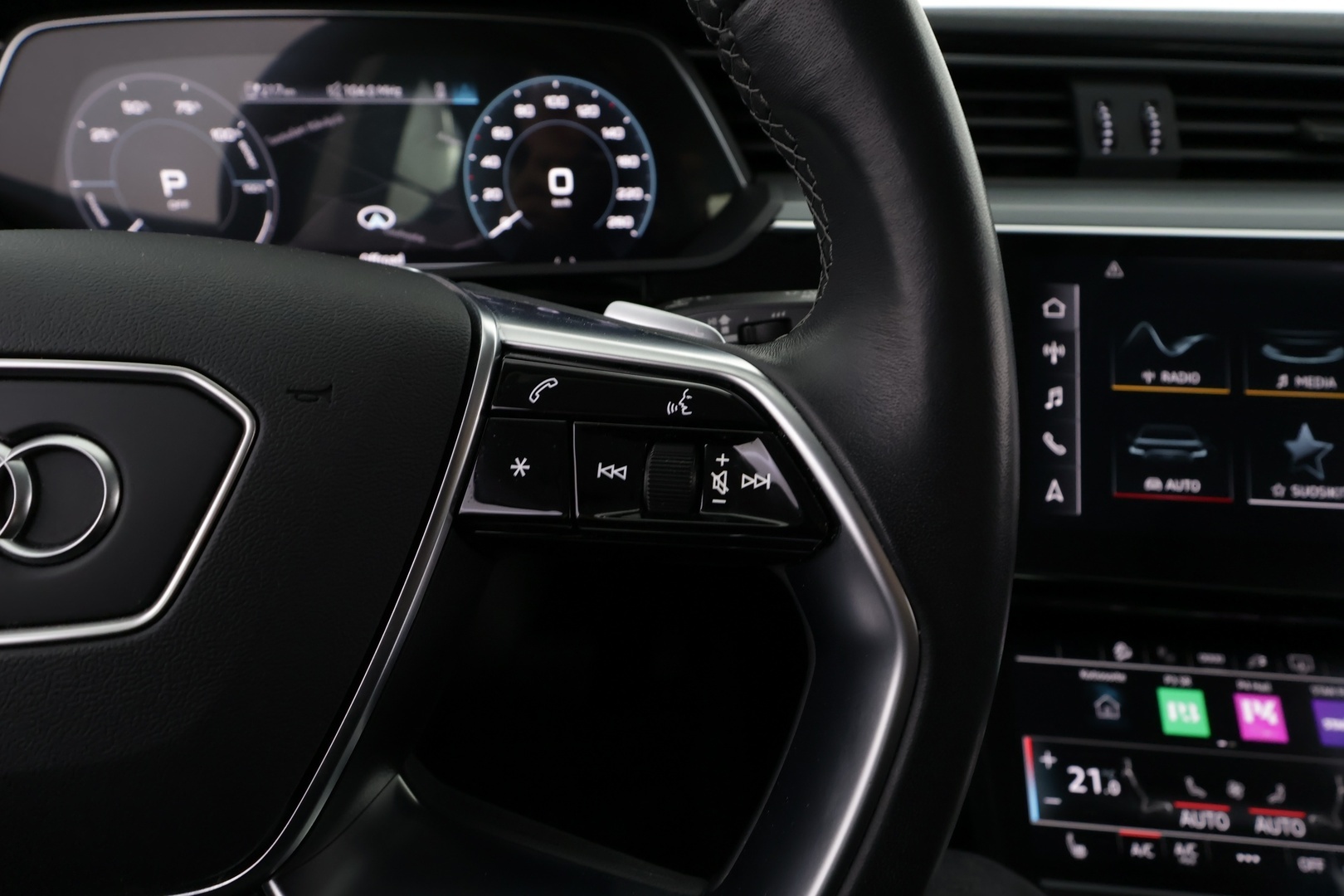 AUDI Q8 e-tron 2024