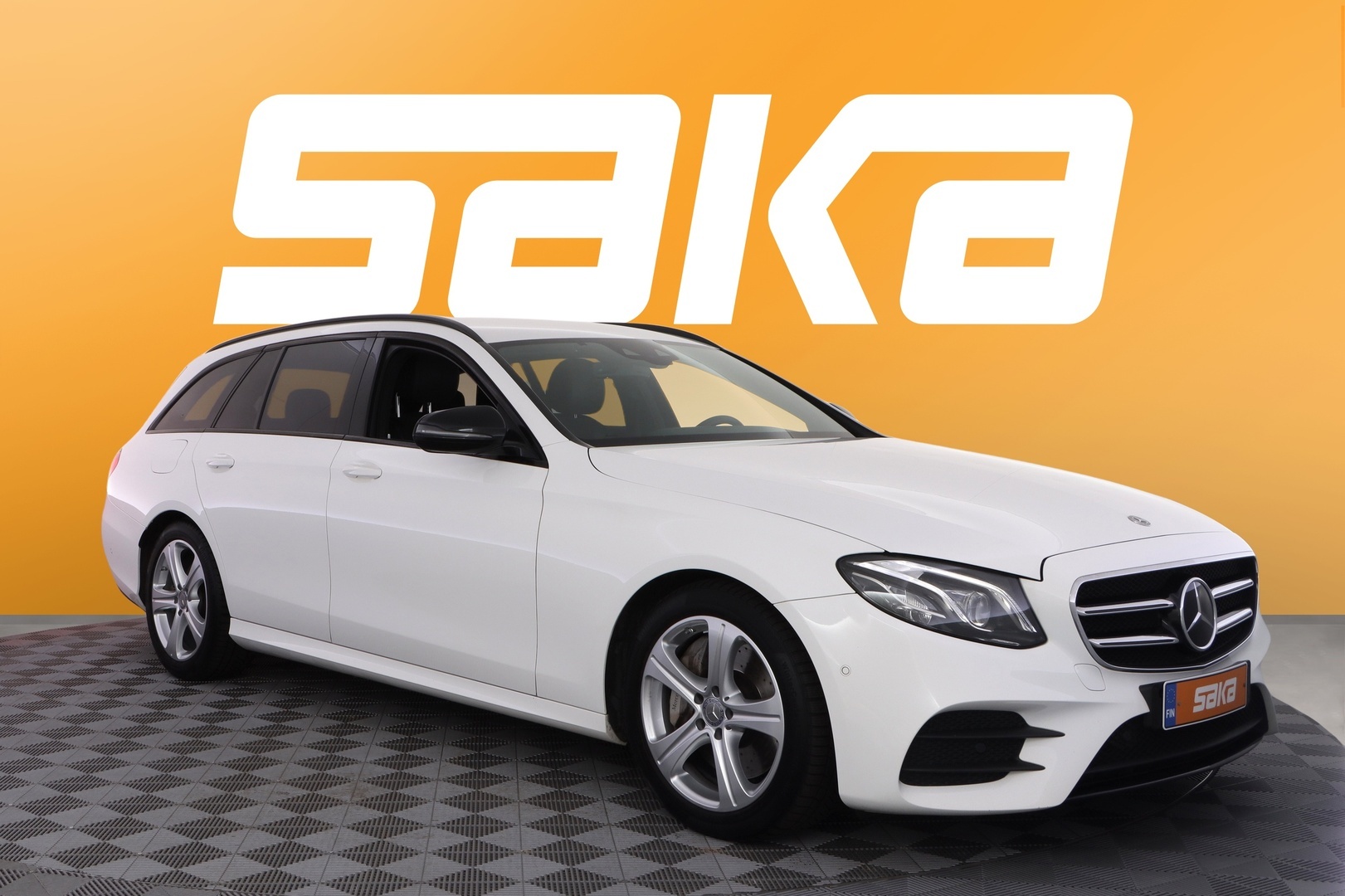 MERCEDES-BENZ E 2019