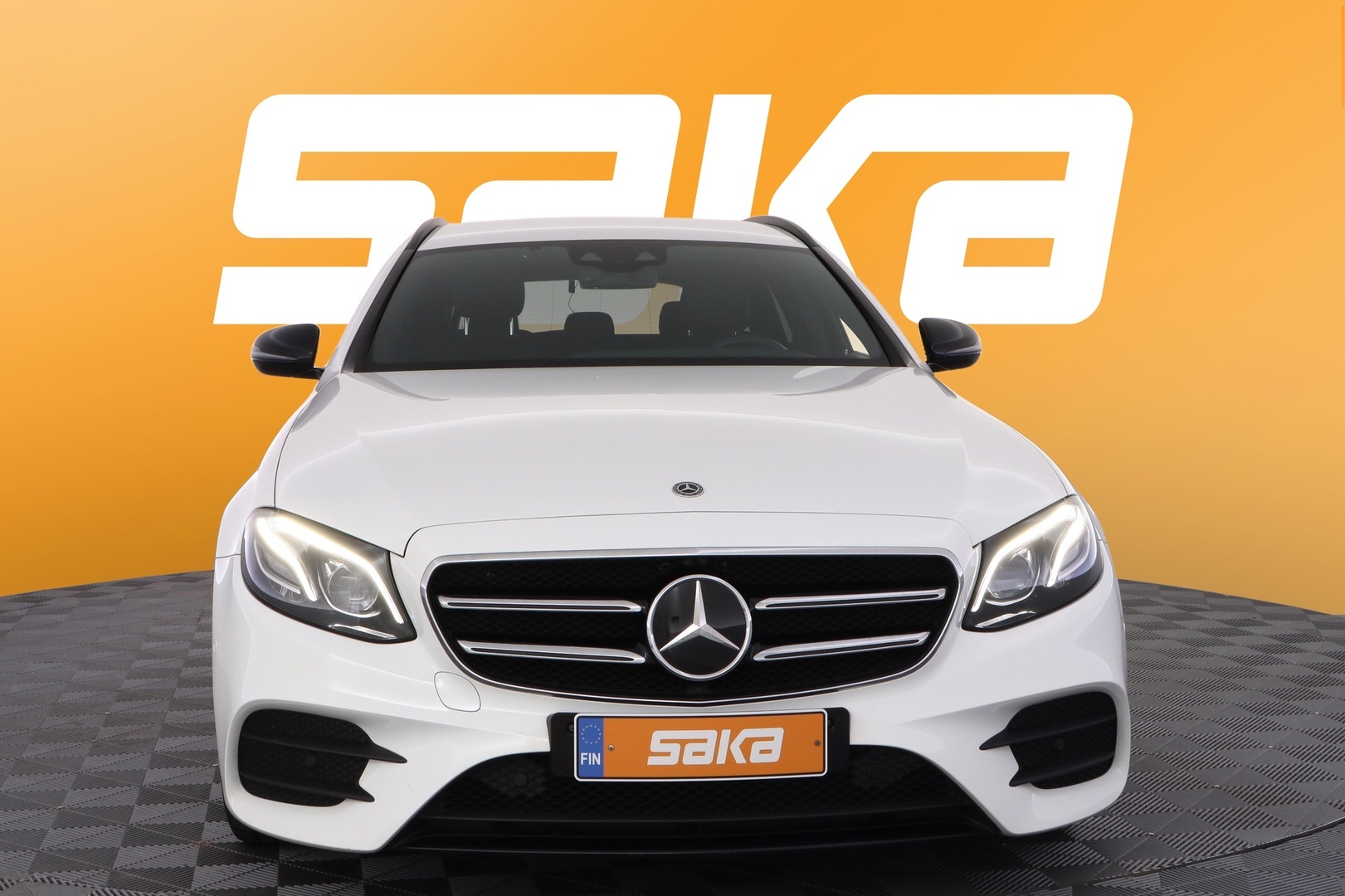 MERCEDES-BENZ E 2019