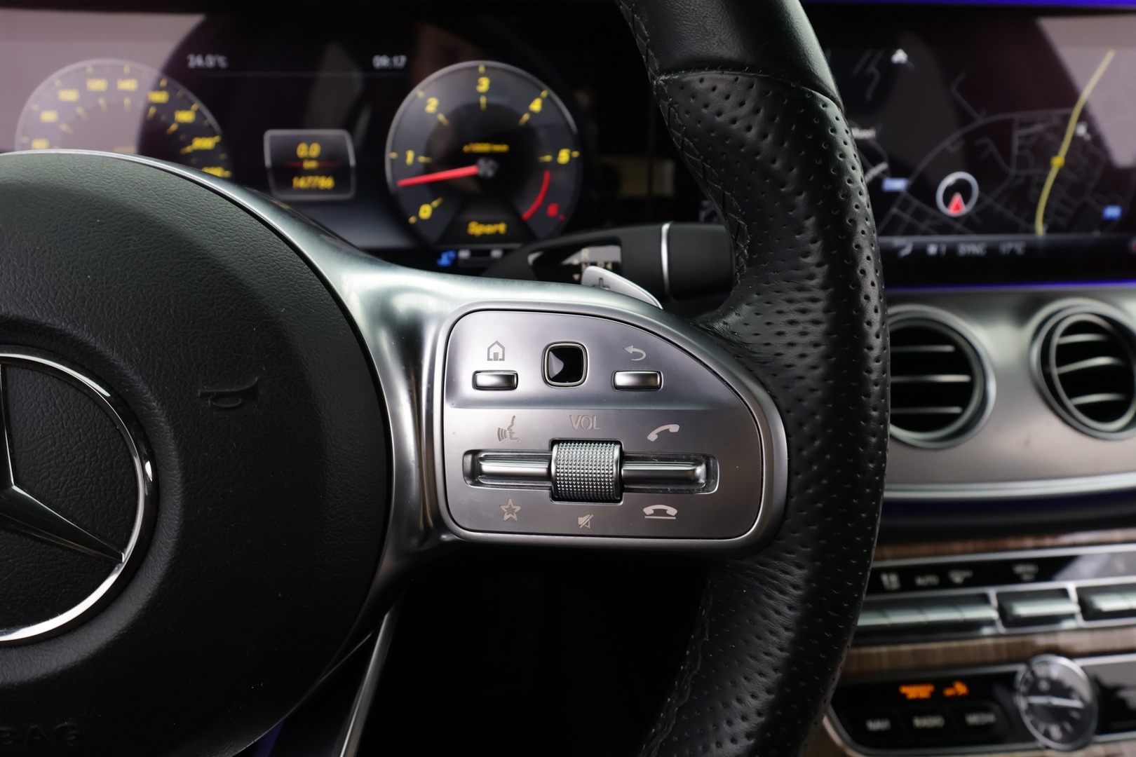 MERCEDES-BENZ E 2019