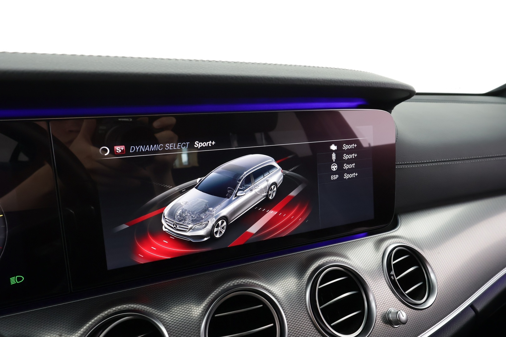 MERCEDES-BENZ E 2019