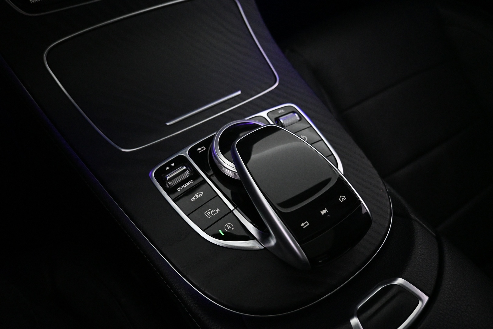 MERCEDES-BENZ E 2019