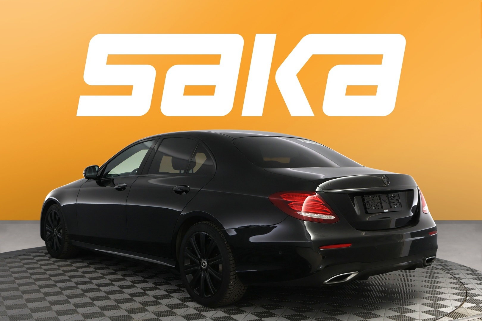 MERCEDES-BENZ E 2019