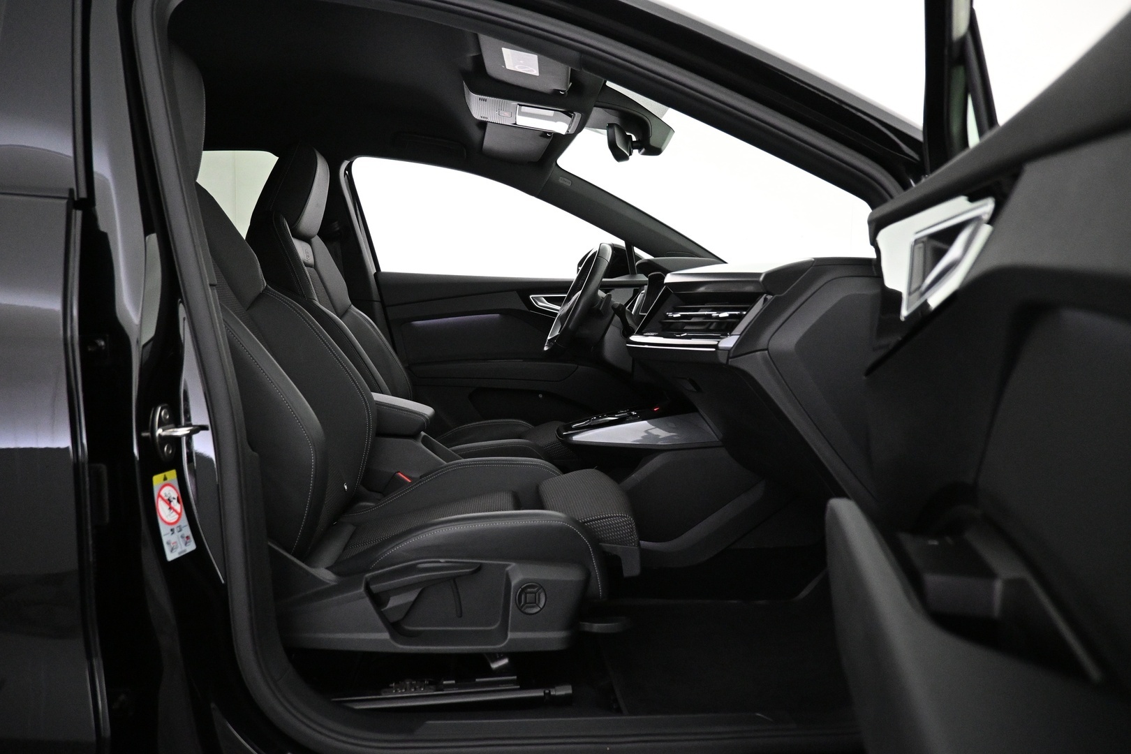 AUDI Q4 e-tron 2024