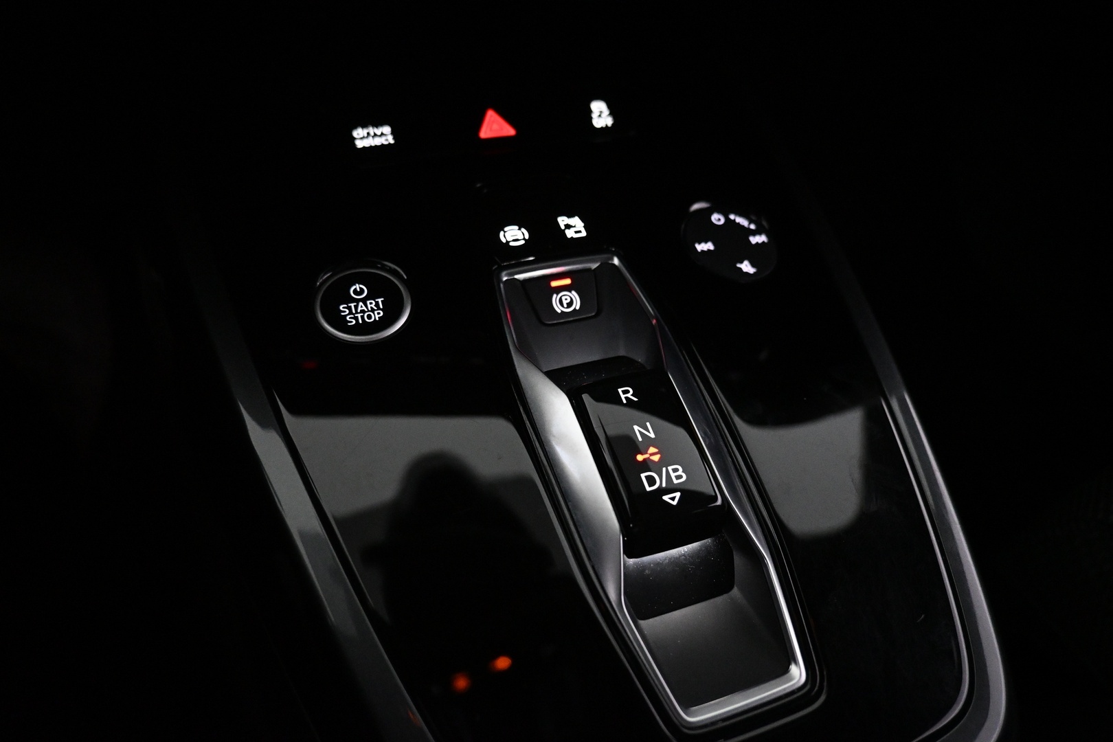 AUDI Q4 e-tron 2024