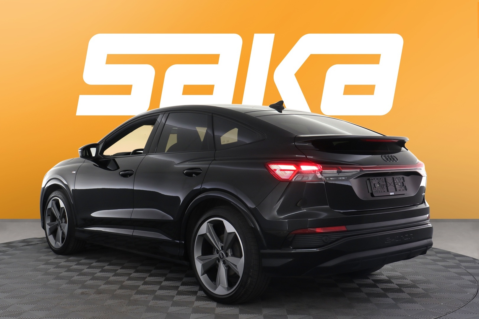 AUDI Q4 e-tron 2024