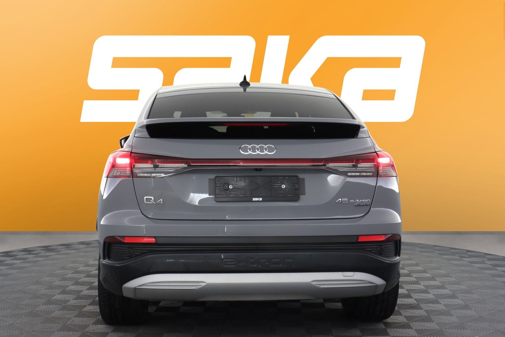 AUDI Q4 e-tron 2024