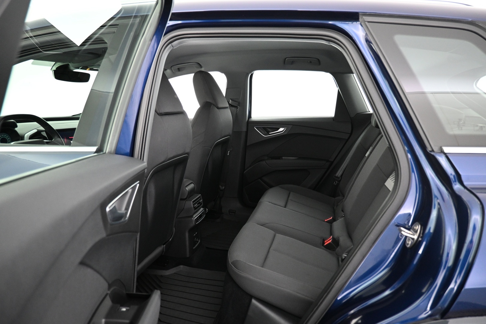 AUDI Q4 e-tron 2024