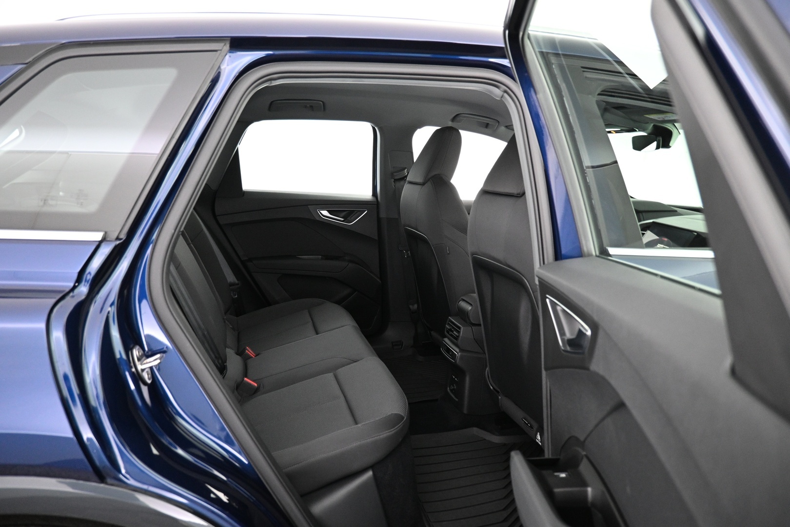 AUDI Q4 e-tron 2024