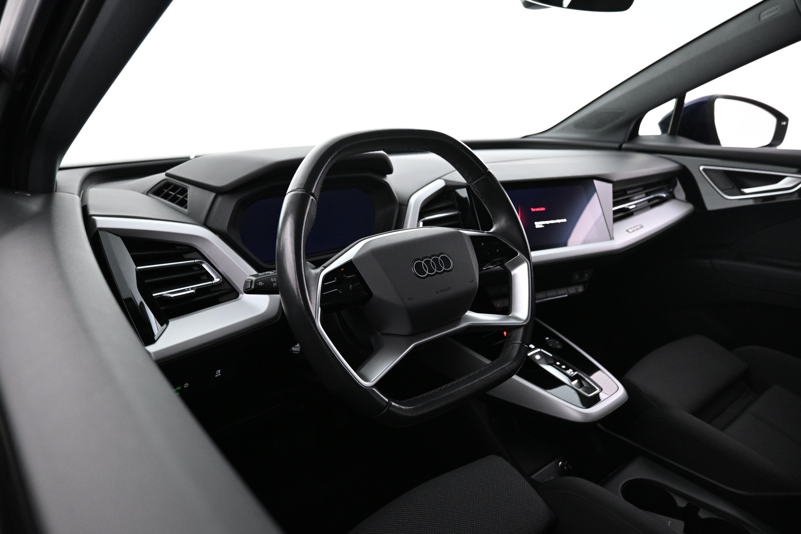 AUDI Q4 e-tron 2024