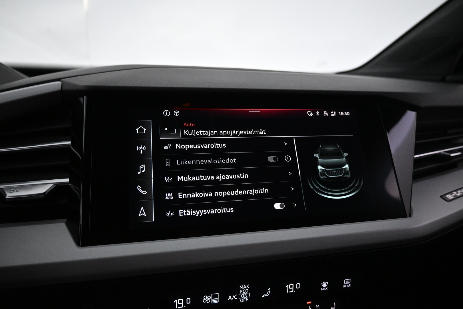 AUDI Q4 e-tron 2024