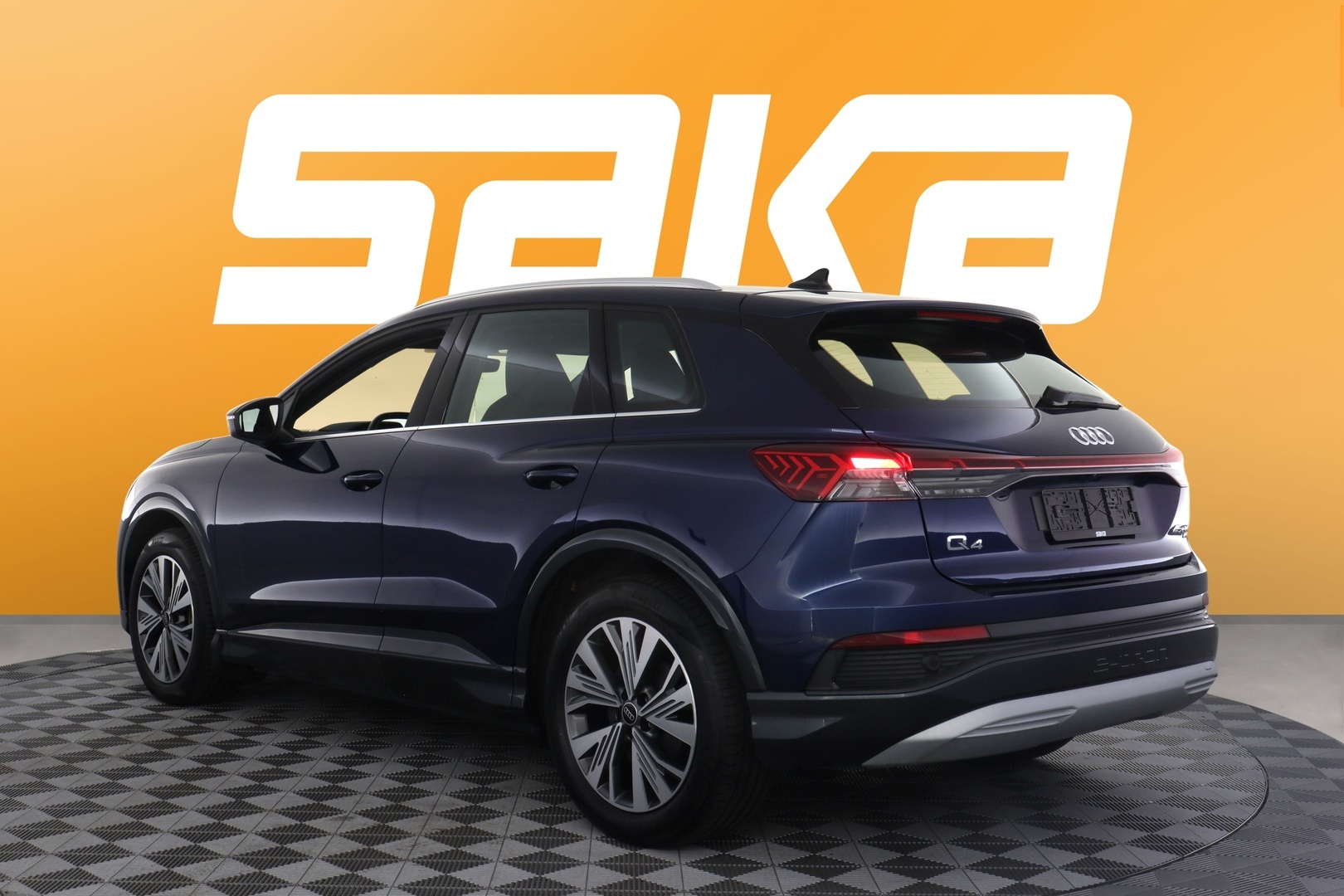 AUDI Q4 e-tron 2024