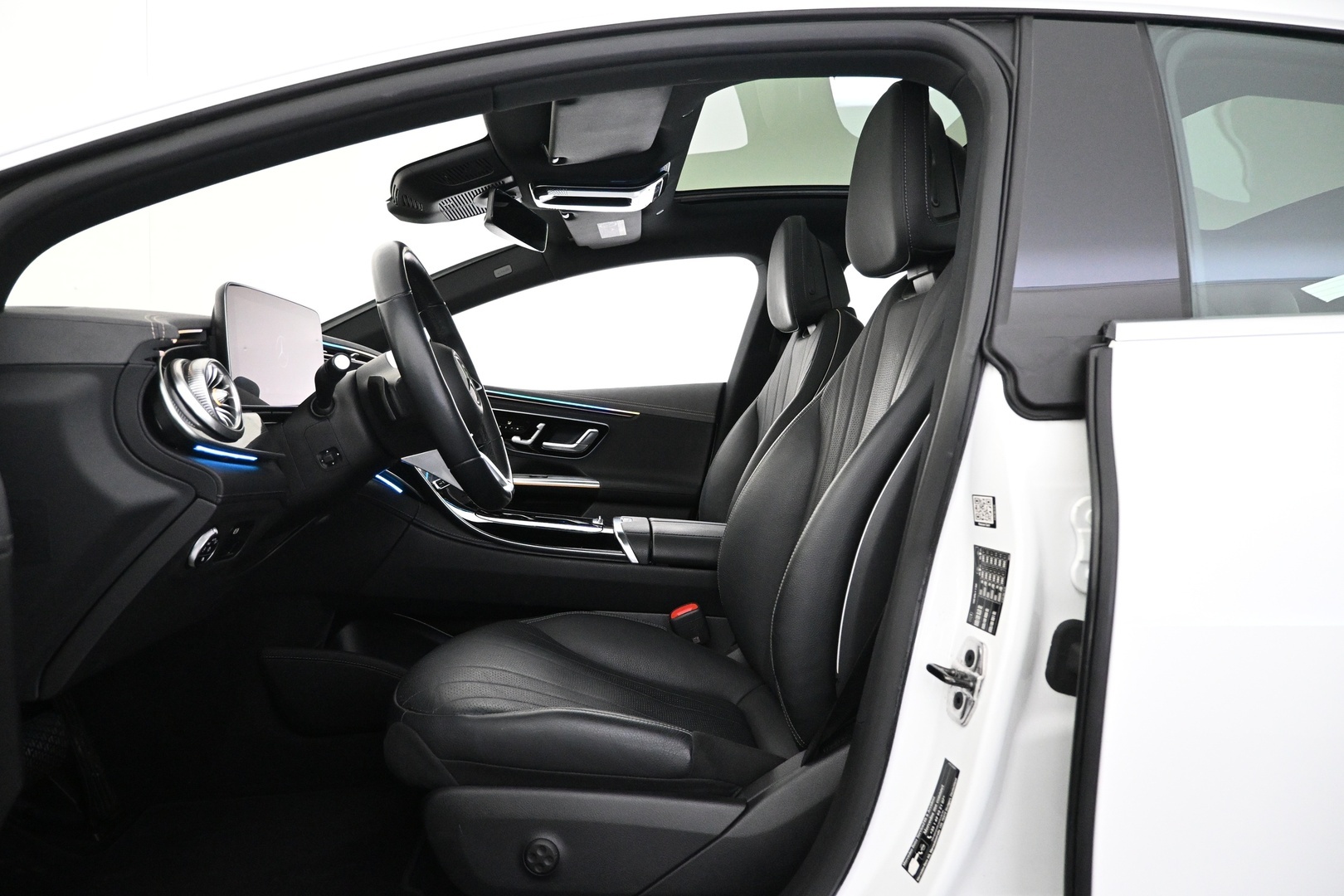 MERCEDES-BENZ EQE 2023