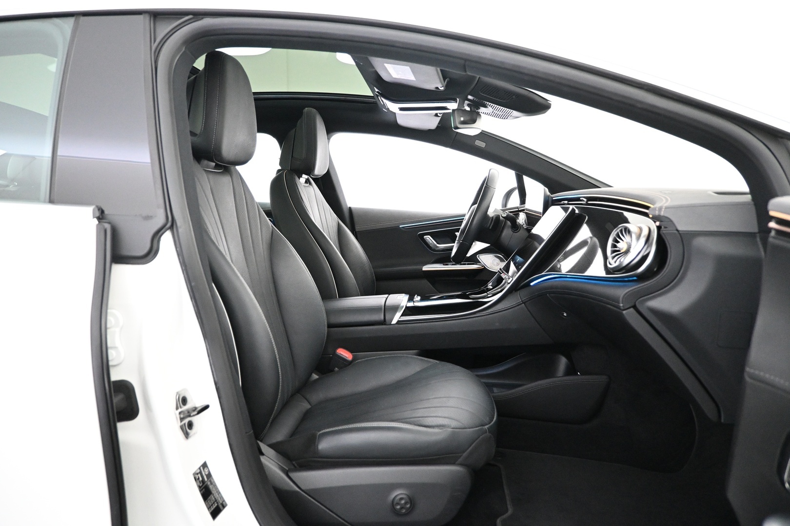 MERCEDES-BENZ EQE 2023