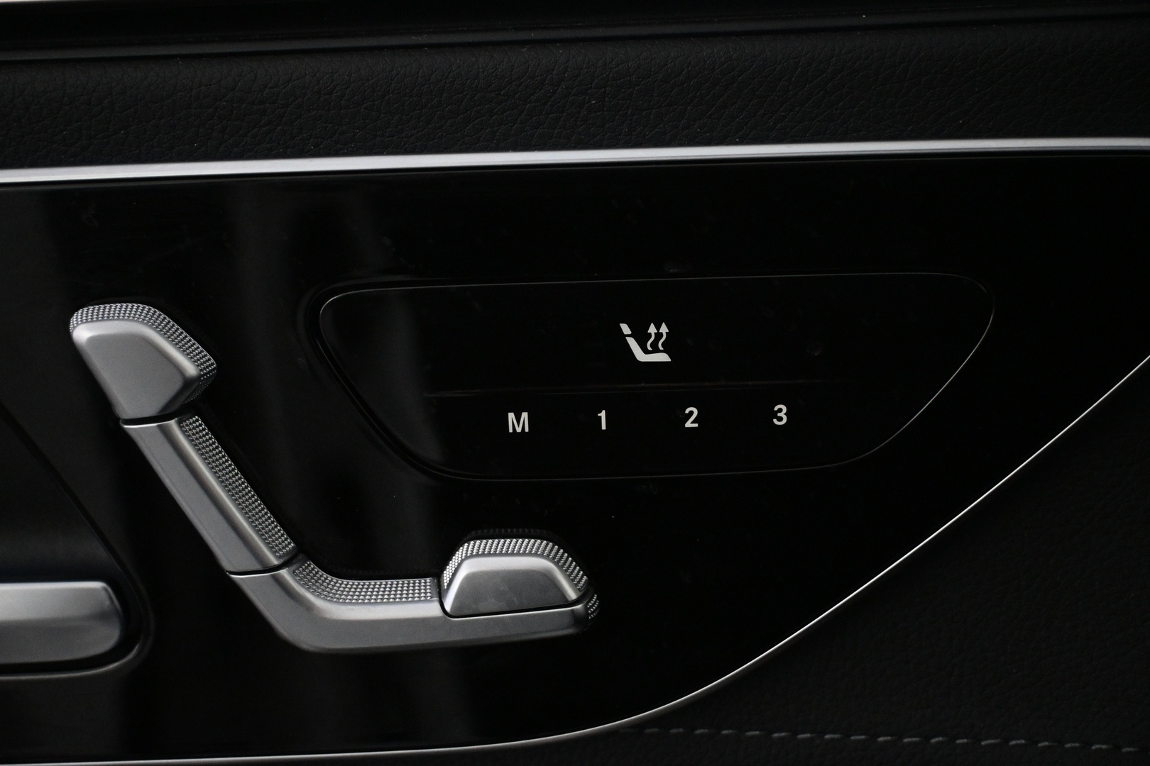 MERCEDES-BENZ EQE 2023