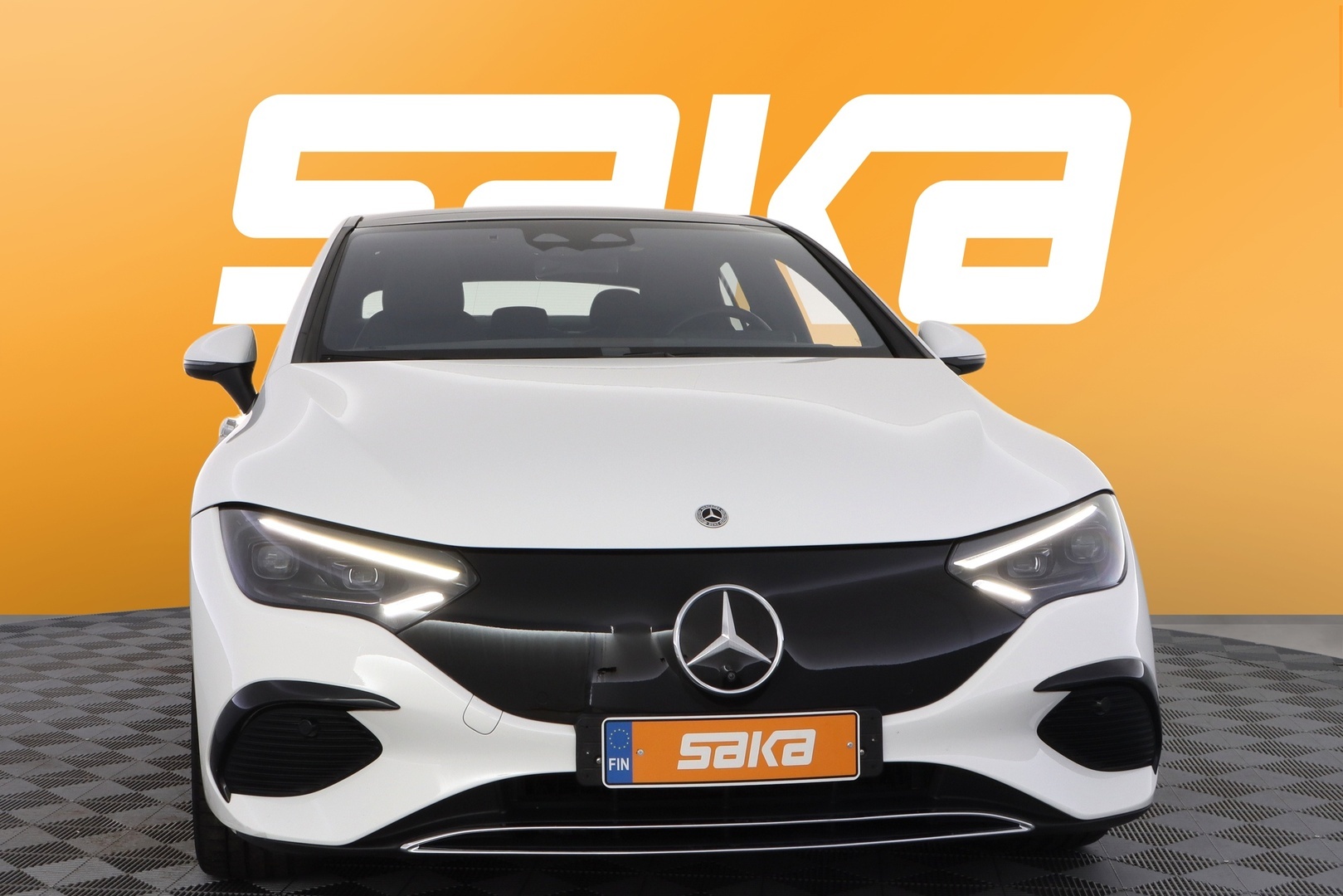 MERCEDES-BENZ EQE 2023